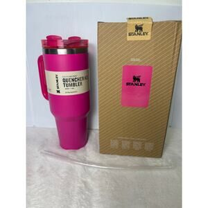 New Stanley 40oz Flowstate Quencher H2.0 Tumbler Hot Pink